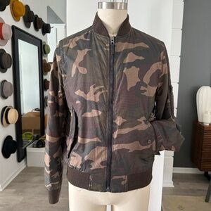 Coach Men's F86002 Gren/Brown Camouflage Jacket, size Small